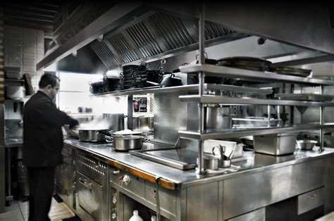 Restaurant Kitchen Hood Cleaning Services。